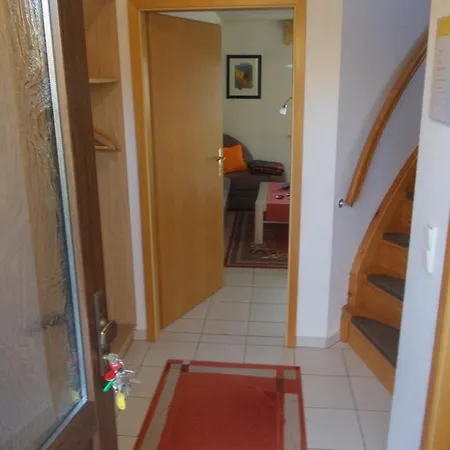 Ferienhaus Finnhäuser Am Vogelpark - Haus Luise Marlow